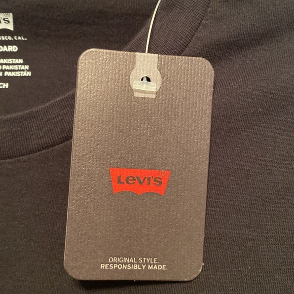 Brand New Levi's Men's Black T-Shirt…size S - Picture 5 of 5